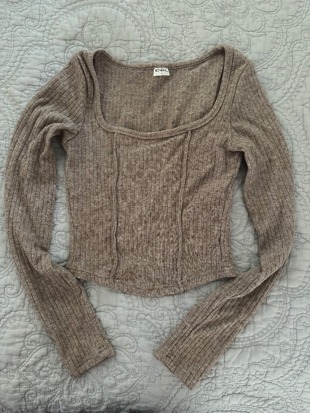 OGL Cropped Fitted low-neck sweater